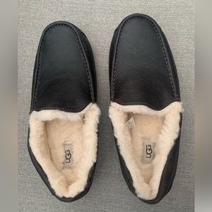 Men’s UGG slippers/loafers, size 11, NWOT